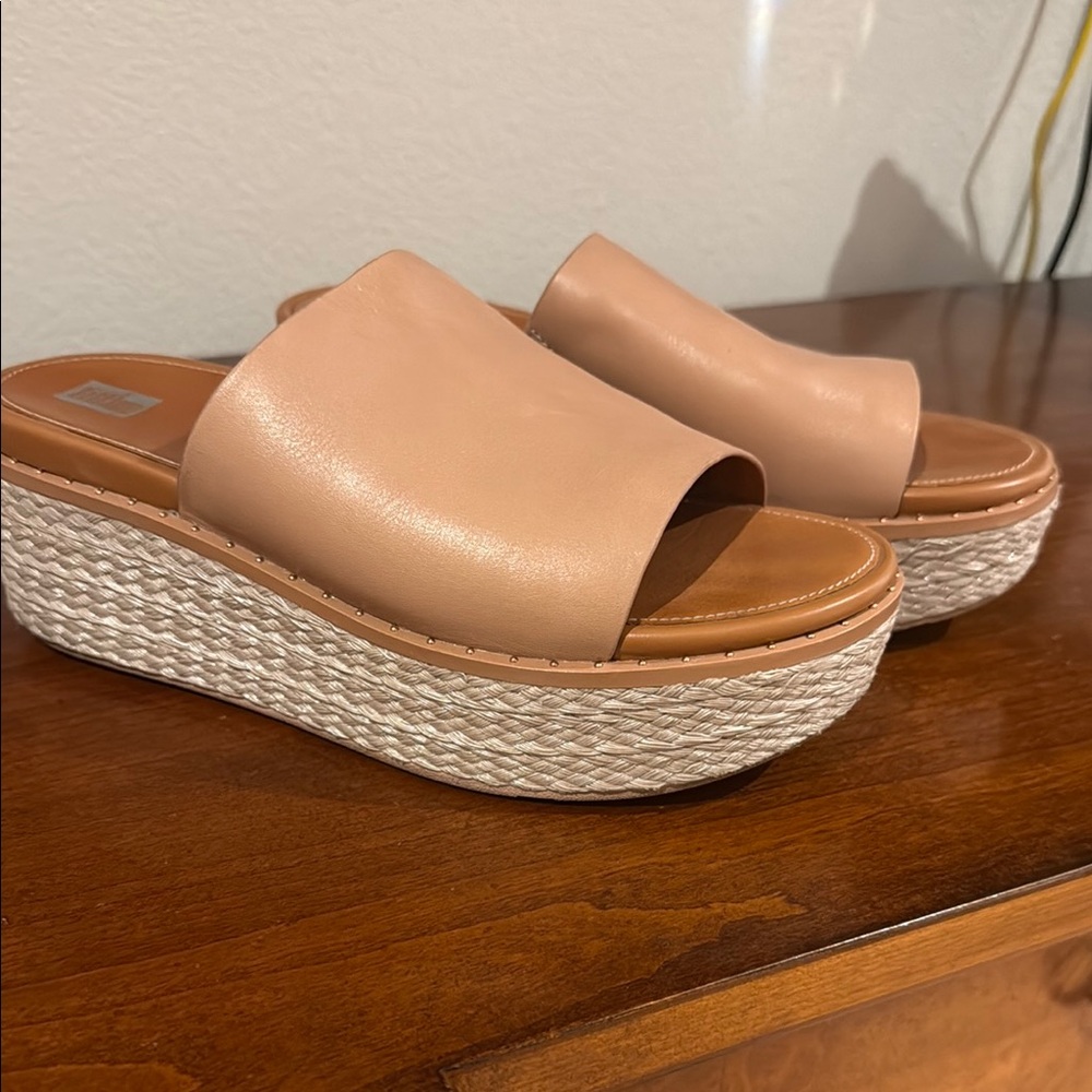 Fitflop Eloise Espadrille wedge. Size 8